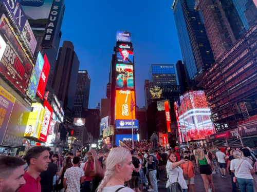 孙宇晨携USDD登陆纽约时代广场大屏&nbsp;市场低迷之际提振行业信心