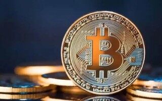 ***比特币一天挣多少(比特币***一天收益500多)